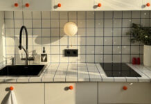 Κι όμως, οι πιο μικρές λεπτομέρειες μπορούν να ζωντανέψουν έναν ουδέτερο χώρο