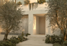 Μέσα σε ένα cozy και διαχρονικό σπίτι, χτισμένο γύρω από έναν ονειρικό κήπο