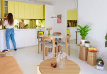 Το μικρό, φωτεινό και σύγχρονο διαμέρισμα 42τ.μ. μιας interior designer στο Παρίσι