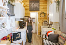 Ένα μικροσκοπικό σπίτι μιας οικογένειας, με DIY και έξυπνους χώρους αποθήκευσης