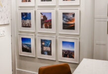 Πριν και Μετά: Πώς μια γκαλερί από φωτογραφίες ταξιδιών μεταμόρφωσε εντελώς έναν άδειο τοίχο