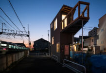 Μέσα σε ένα συναρπαστικά στενό σπίτι 30τ.μ. στο Τόκιο