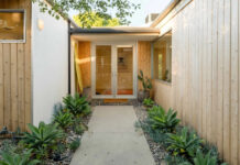 Ένα κρυμμένο, πλήρως ανακαινισμένο mid-century σπίτι στην Καλιφόρνια