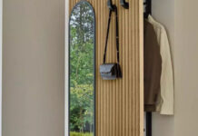 Ο έξυπνος τρόπος να εντάξεις αποθηκευτικό χώρο στην είσοδο του σπιτιού