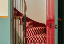 3 ιδέες για βαμμένες πόρτες που προσφέρουν “μικρές στιγμές έκπληξης”