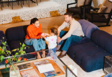 Μέσα στο ιδιαίτερα προσεγμένο σπίτι ενός δημιουργικού ζευγαριού