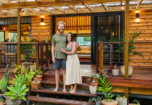 Αυτό το εντυπωσιακό και… τεράστιο μικροσκοπικό σπίτι έγινε το ιδανικό για μια τετραμελή οικογένεια