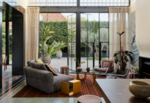 Η έξυπνη χρήση υλικών και χρωμάτων μεταμόρφωσε αυτό το σπίτι στη Μελβούρνη