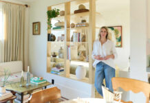 Μια βιβλιοθήκη έγινε ένας υπέροχος ”τοίχος” σε ένα μικρό διαμέρισμα 42τ.μ.