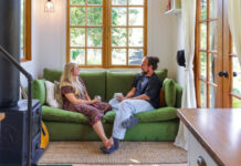 Ένα ήσυχο μικροσκοπικό σπίτι σε ένα από τα πιο ξεχωριστά μέρη