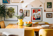 Μια designer έδωσε δεύτερη ζωή σε ένα σπίτι του ’60, με πολύχρωμο μαξιμαλισμό