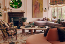 Η ιστορική μεζονέτα του Λονδίνου είναι ένα masterclass στο layering με χρώματα