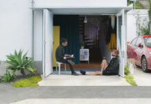 Αυτός ο αρχιτέκτονας μετέτρεψε ένα γκαράζ σε… πύργο με τρεις ορόφους!