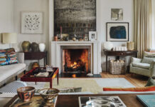 Μια interior designer έφτιαξε ένα διαμέρισμα γεμάτο βιβλία και συλλεκτικά αντικείμενα