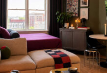 Αυτός ο interior designer χώρεσε τέσσερα ξεχωριστά δωμάτια σε ένα στούντιο 22τ.μ.